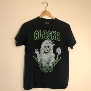Alaska 5000 Drag Queen Merch tee men’s Medium